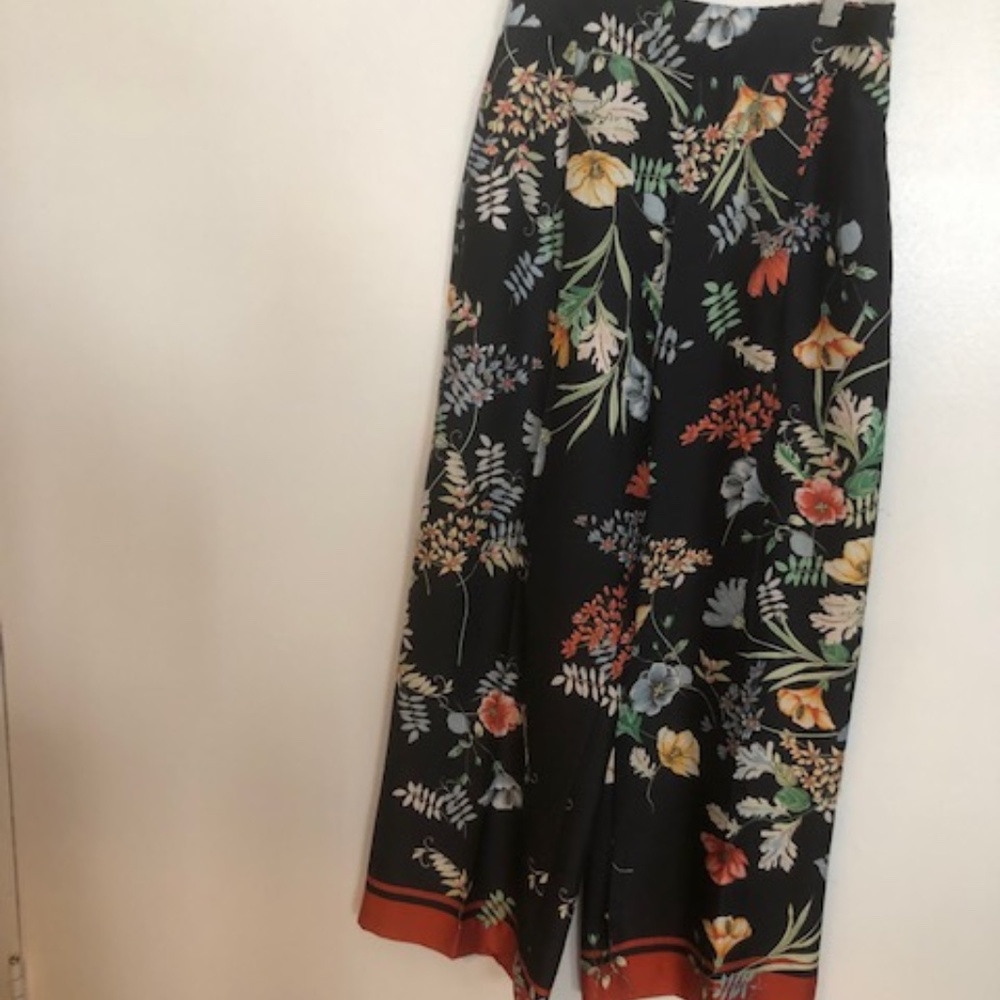 ZARA BASIC WIDE LEG FLORAL TROUSERS